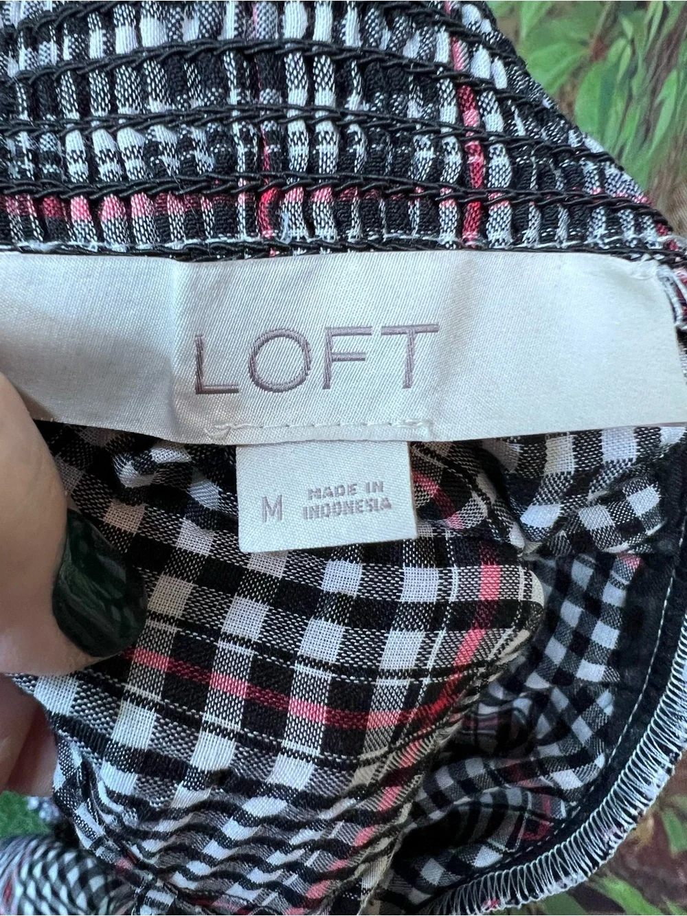 LOFT Black, White, and Pink Ruffle Collar Shirred Cuff Plaid Preppy Blouse, M